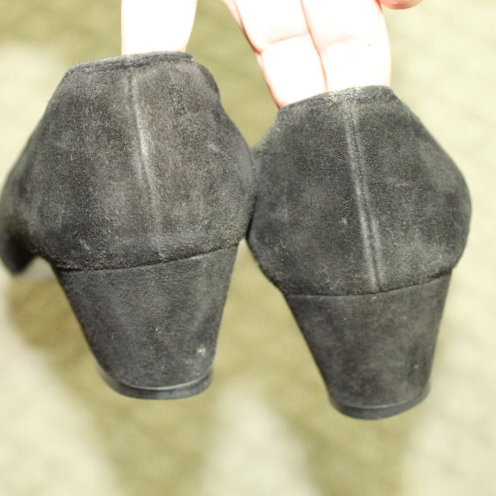 Chanel Women's Size 9 Suede Black Body Red Cap Toe Low 1.75" Block Heels - Picture 6 of 8